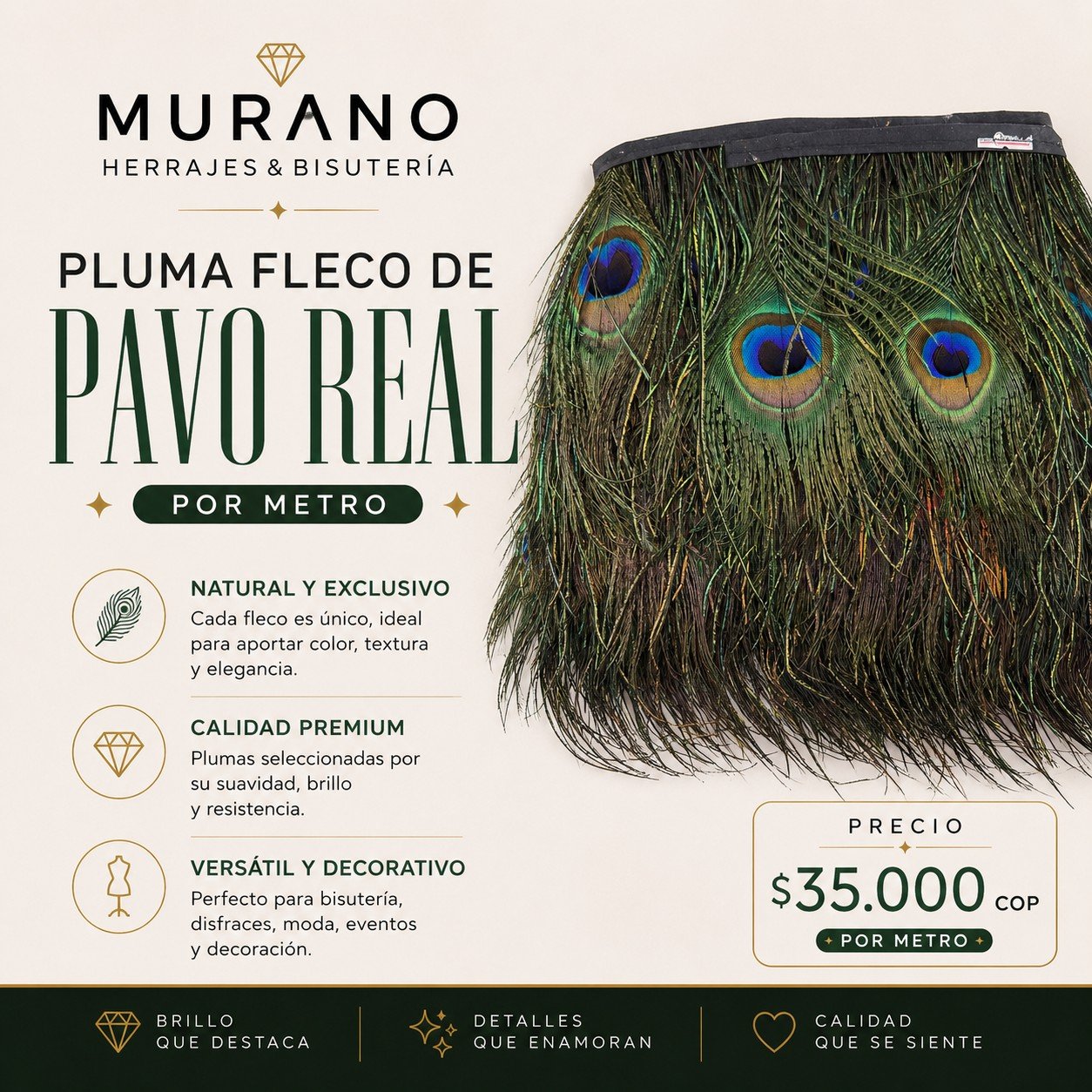 Pluma Fleco de Pavo Real Natural